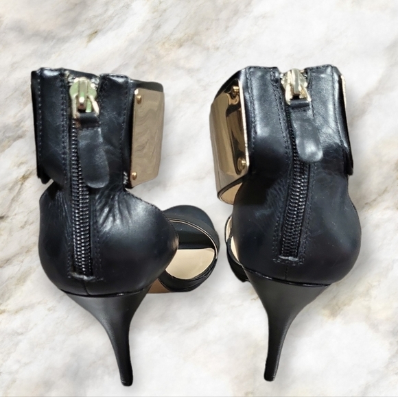 Bebe Open Toe Zipped Heel With Gold Tone Ankle Cuff Size 8 US - Picture 3 of 6